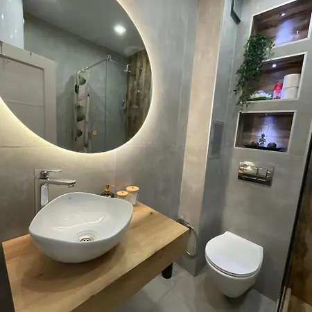 Brand New First Line Sea View 1 Bedroom Daire *