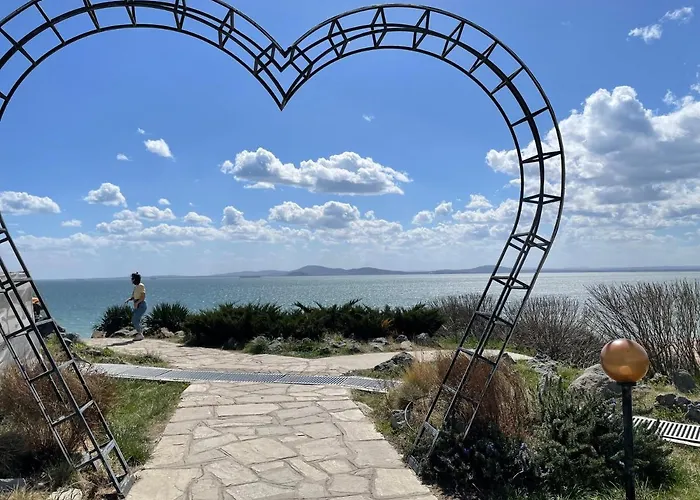 Brand New First Line Sea View 1 Bedroom * Μπουργκάς