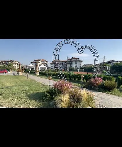 Brand New First Line Sea View 1 Bedroom * Μπουργκάς