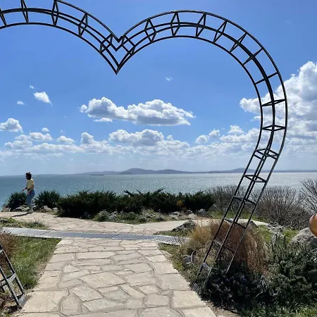 Brand New First Line Sea View 1 Bedroom * בורגאס